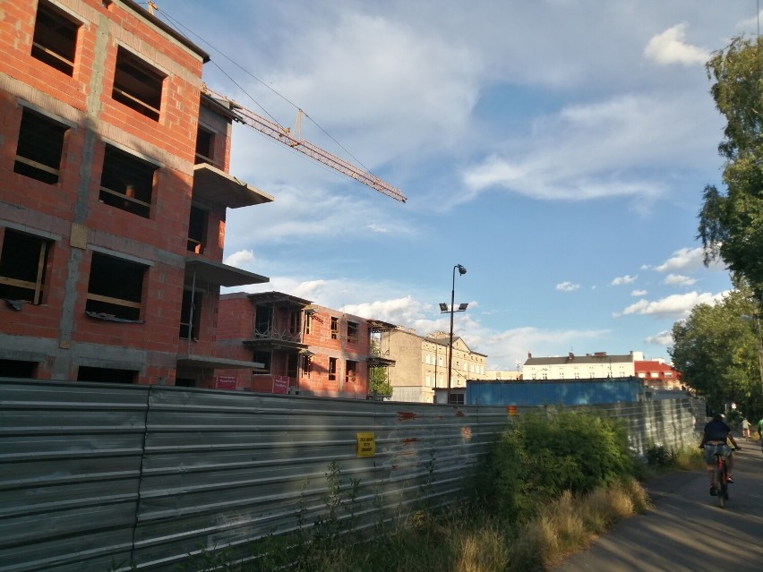 Trwa budowa bloków KTBS przy ulicy Stawiszyńskiej w Kaliszu