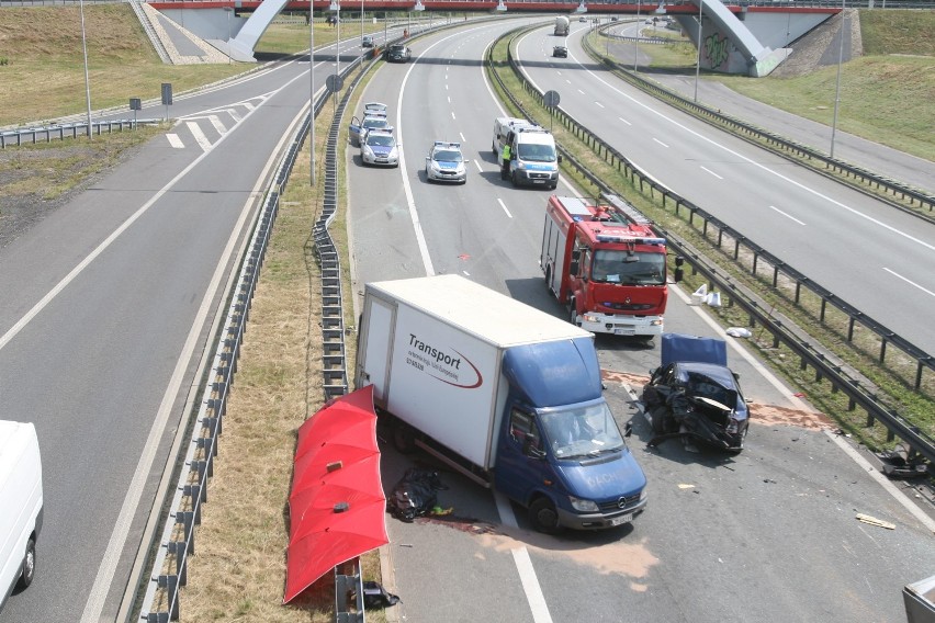 Śmiertelny wypadek na A4 w Katowicach [ZDJĘCIA]. Przywrócono ruch w kierunku Wrocławia