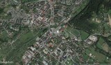 Gorlice z satelity sprzed pięciu lat na mapach Google Earth. Nie ma Galerii Gorlickiej, ale jest Juhas. Nie ma też łącznika na Korczak 