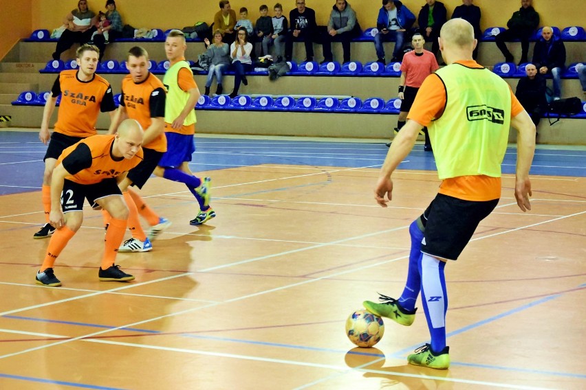 Pilska Liga Futsalu: Tym razem bez niespodzianek. Liderzy Ekstraligi bliscy celu. Zobaczcie zdjęcia z 11. kolejki