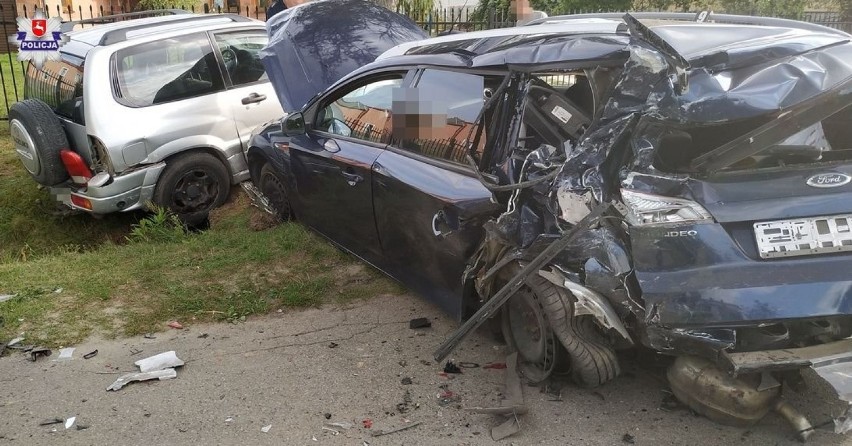Wypadek pod Biłgorajem. Kierowca zasnął za kierownicą i spowodował karambol. Siedem osób trafiło do szpitala