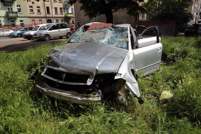 Wraki aut zalegają parkingi w Legnicy