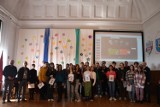 Pleszew. Projekt "Erasmus+" w I Liceum Ogólnokształcącym im. St. Staszica. Placówka gości uczniów z Rumunii, Turcji i Węgier