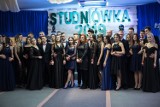 Studniówka 2019 w Akademickim Liceum Ogólnokształcącym i Technikum Informatycznym Akademickiej Szkoły Ponadgimnazjalnej w Łomży [ZDJĘCIA]