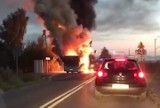 Pożar autobusu w Wieprzu. Ogień objął cały pojazd