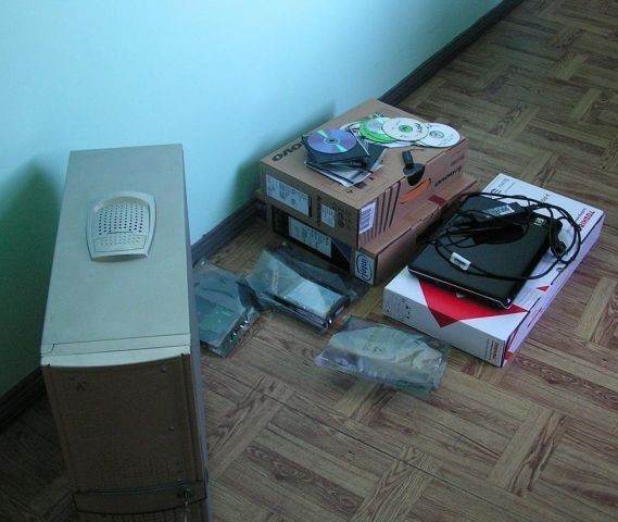 Nielegalne oprogramowanie w Kwidzynie. Policjanci zabezpieczyli komputery