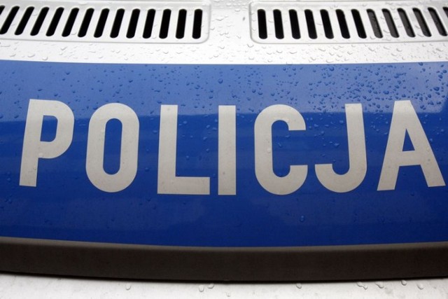 Policjanci ze Ścinawy zatrzymali dwóch złodziei, którzy próbowali ukraść dwa auta dostawcze.