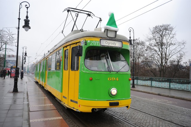 Poznaniacy bardzo lubią wycieczki Świąteczną Bimbą. Ta wesoła inicjatywa realizowana jest już od kilkunastu lat.