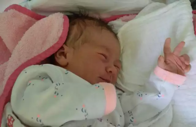 Martyna Ćwiklińska z Gdyni, 
ur. 4.04.2018 r., godz. 16.25, 
3510 g, 58 cm, 
Szpital w Wejherowie