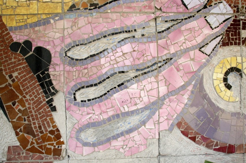 Renowacja mozaiki w centrum Legnicy (ZDJĘCIA)