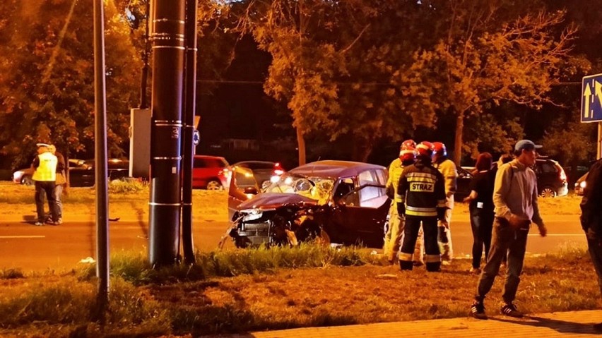 Lublin: Groźny wypadek na rondzie. Na skrzyżowaniu ul. Ruskiej i Podzamcze zderzyły się dwa samochody. Są ranni