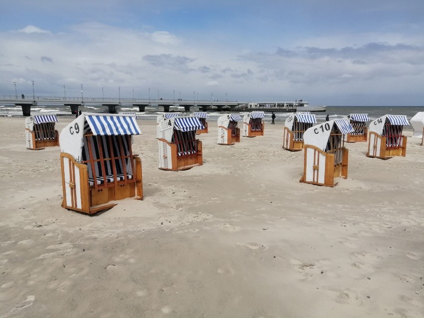 Kołobrzeg - plaża gotowa na niedzielne ocieplenie