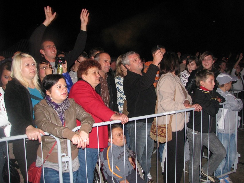 Dolsk: Papa Dance na plaży. Wianki 2011