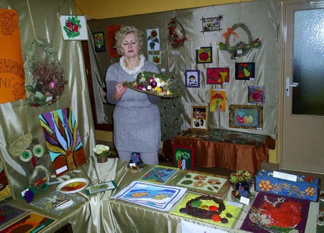 Danuta Wielgosz prezentuje wystawę - "Barwy Jesieni"