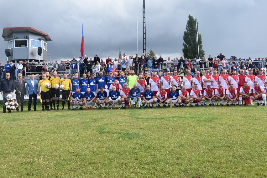 Piłkarskie święto w Chodzieży: w „Meczu wspomnień” Polonia zagrała z Lechem 