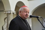 Kardynał Dziwisz i biskupi bielscy bez udziału w śledztwie w sprawie pedofilii. Jest postanowienie prokuratury 