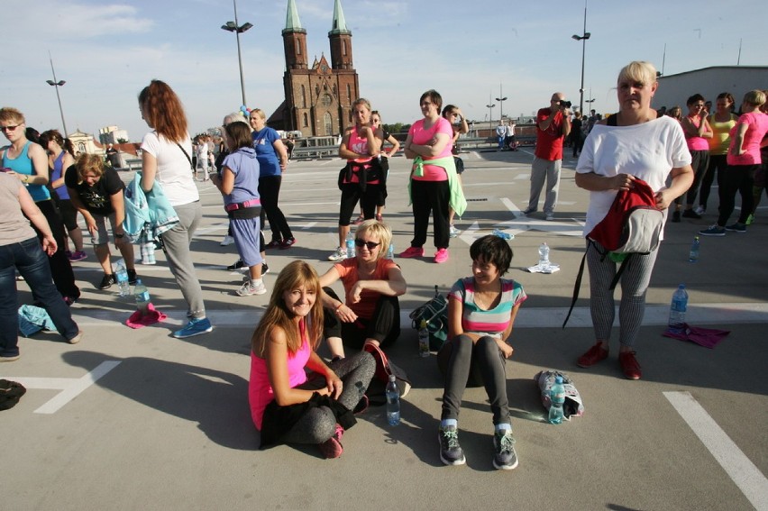 Charytatywny maraton zumby w Legnicy (ZDJĘCIA)