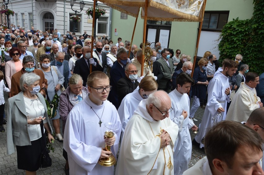 Boże Ciało, Piotrków 2020: Procesja od FARY w Piotrkowie