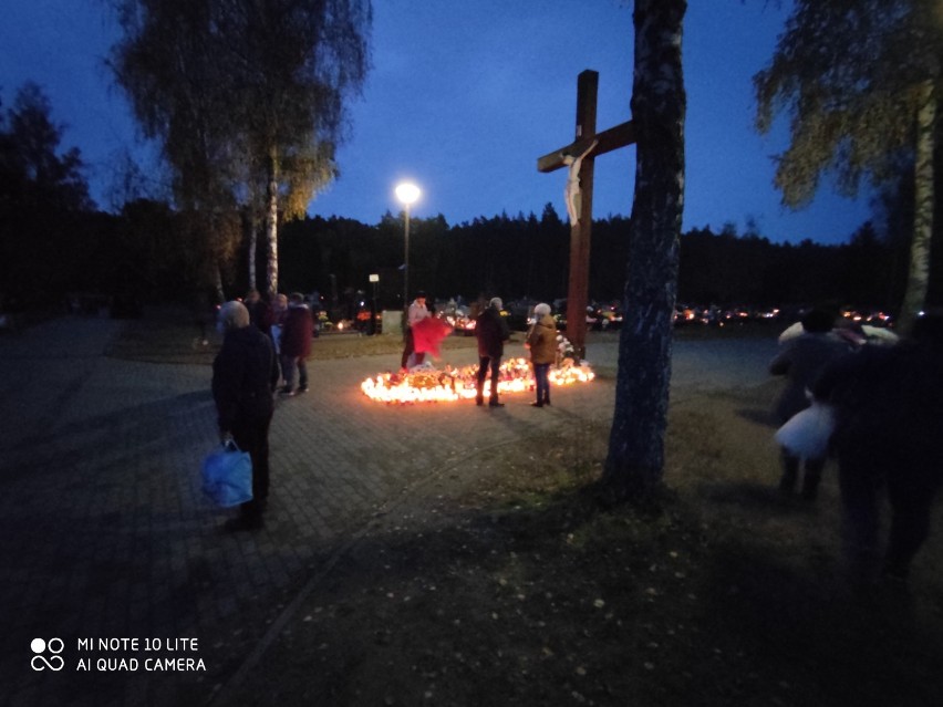 Cmentarze zamknięte od soboty, 31 października do 2 listopada. Szturm cmentarza w Lęborku po decyzji premiera 