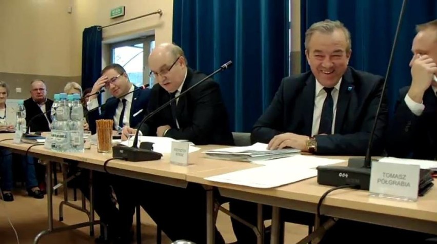 Sesja absolutoryjna Rady Powiatu Zduńskowolskiego na żywo w internecie. Oglądaj online