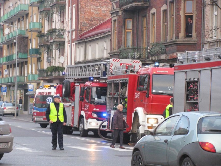 Ostrów: Pożar kamienicy przy ul. Raszkowskiej [FOTO]