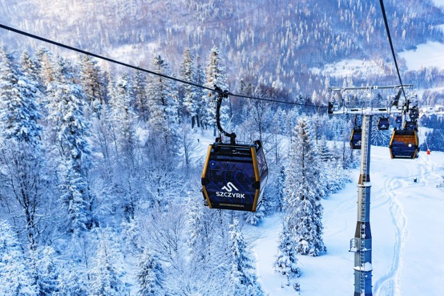 W Szczyrku działa m.in. gondola w Szczyrk Mountain Resort, ale tylko dla ruchu turystycznego. Narciarze i snowboardziści nie mogą z niej korzystać, trasy są zamknięte