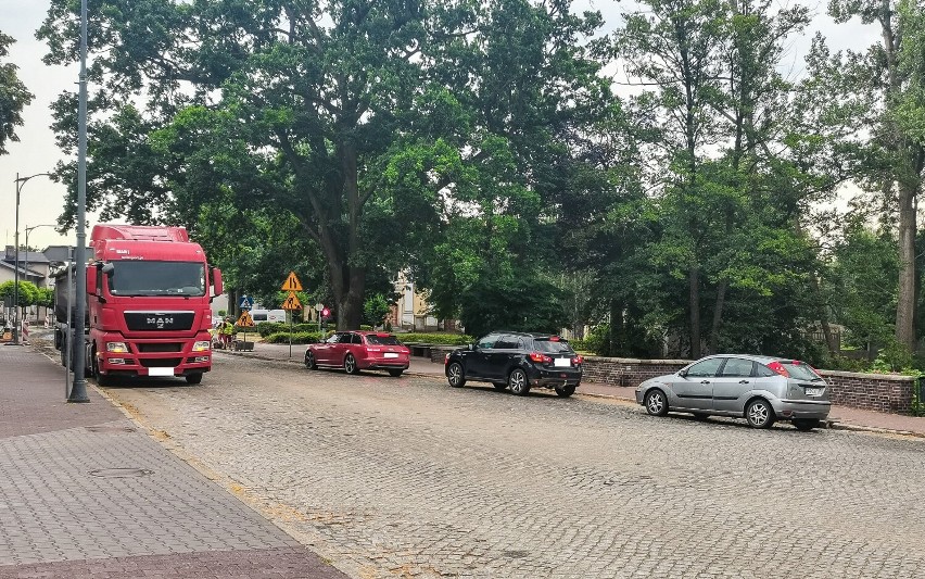 Prace drogowe wciąż prowadzone są na ulicy Dworcowej. W tym...