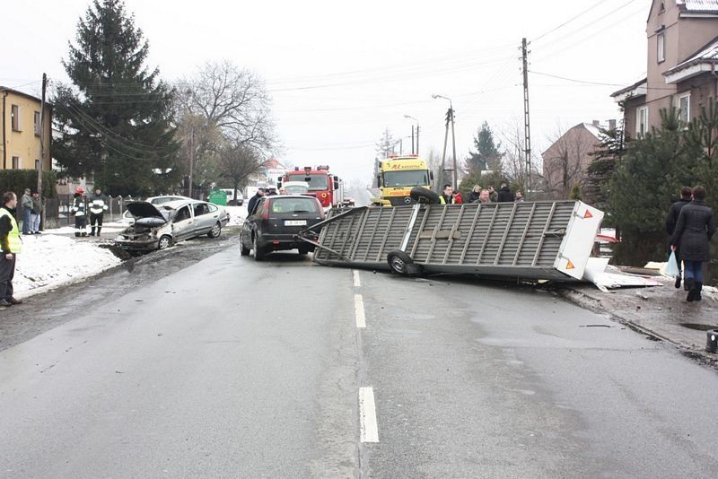 Chełm Śląski: Pijany uderzył w... szybowiec [FOTO]