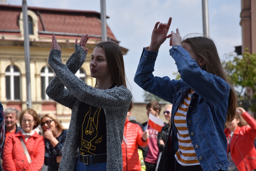 "Przed maturą 2019 zatańczę" na rynku w Tarnowskich Górach