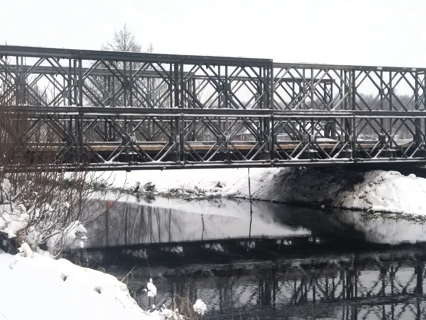 Wielka budowa S6 z tymczasowym mostem w okolicy Sławna