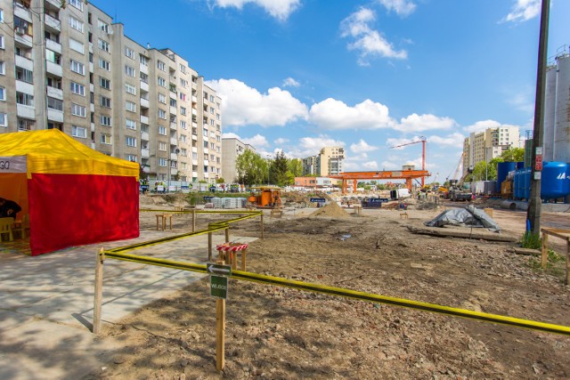 Zwiedzanie budowy II linii metra. Tak ogromna tarcza drąży tunel!