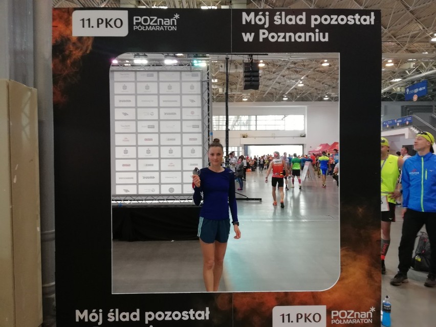 Monika Kapera i Rafał Stachowski na podium Policyjnych Mistrzostw Polski w Półmaratonie