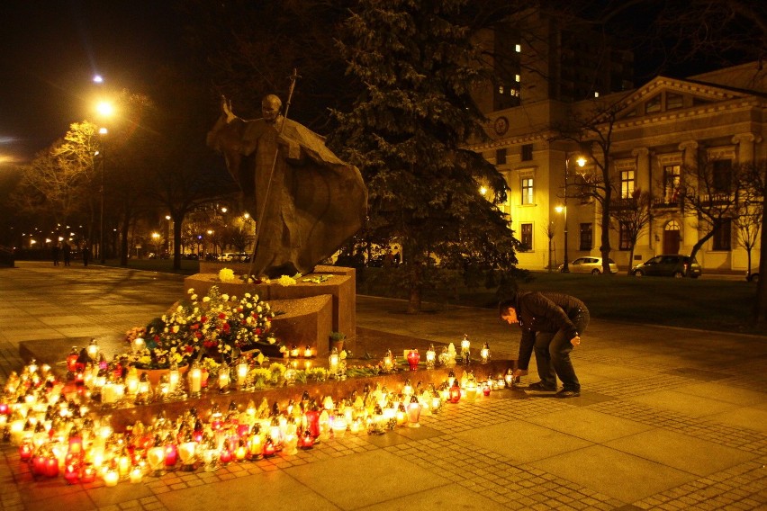 Łodzianie uczcili rocznicę śmierci Jana Pawła II [ZDJĘCIA]