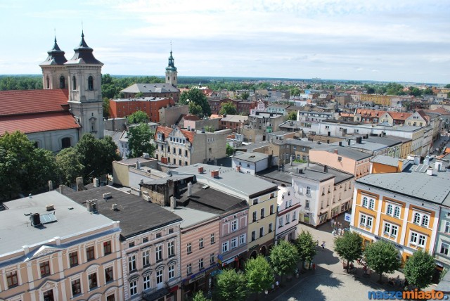 Historia Leszna i Starego Miasta w pamięci seniorów. W ramach akcji ,,Skarby z szafy dziadka" będą dzielić się wspomnieniami i pokazywać swoje pamiątki.