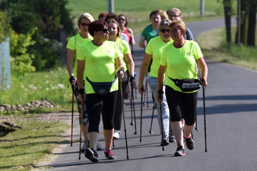 Panie z Podwód pomaszerowały z kijkami. Pokonały 10 kilometrów!