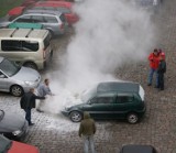 Szczecin: Na Nowym Rynku zapaliło się auto [film]