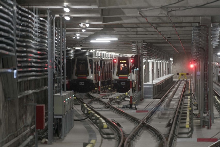 Metro Warszawskie na skróconej trasie. W majówkę trzy stacje II linii zostaną zamknięte