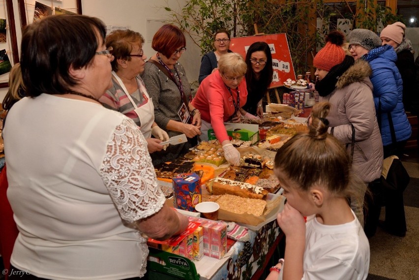 Ciasta na imprezę w WDK upiekły panie z KGW Gminy Ryńsk