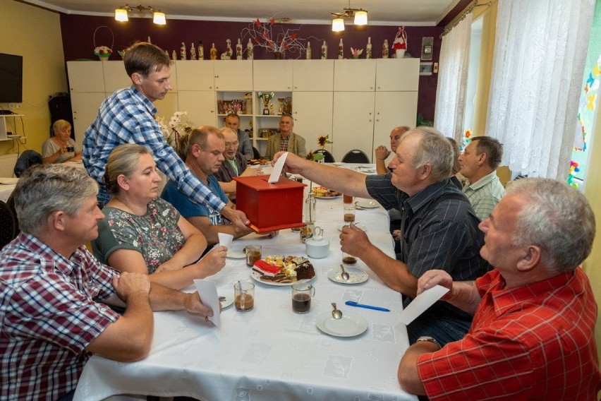 Mieszkańcy Wilkowa i Wałdówka podczas zebrań...