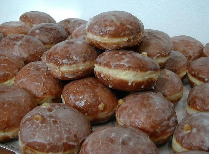 PRZEPIS NA PĄCZKI. Sprawdzony przepis na pyszne pączki....