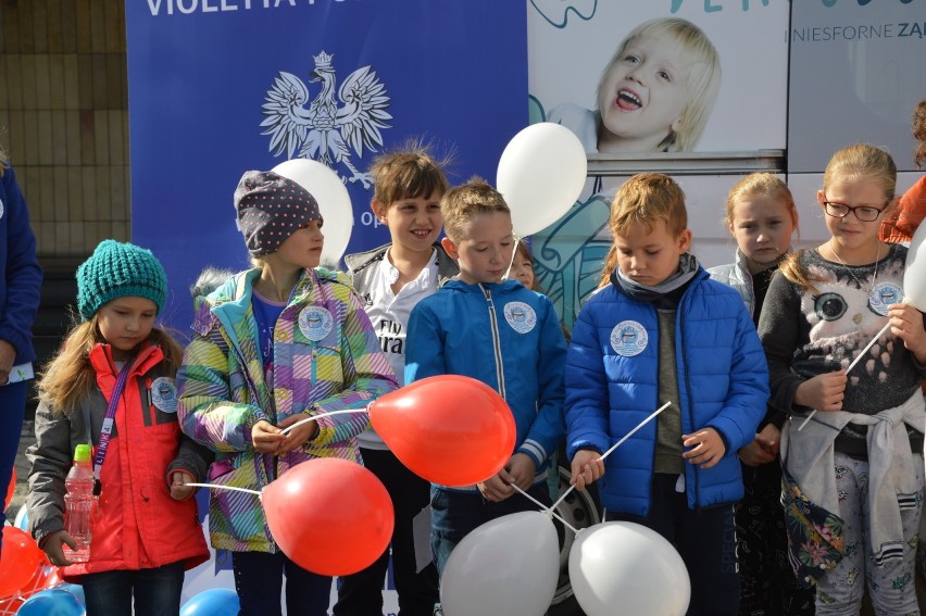 Od 1 października opolskie dzieci z małych miejscowości będą...