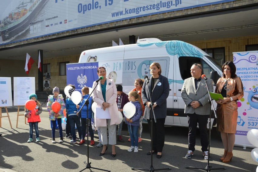 Od 1 października opolskie dzieci z małych miejscowości będą...