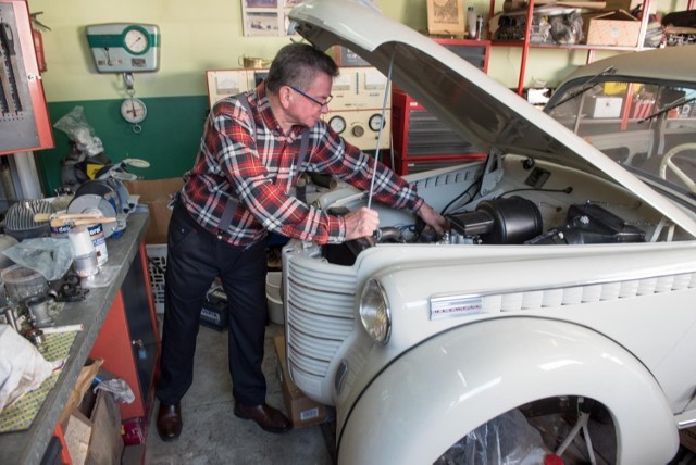 Miłośników zabytkowych samochodów w Toruniu nie brakuje. Najstarsze auto zarejestrowane w Urzędzie Miasta to ford T. Ma ponad sto lat. Wyprodukowano go w 1920 roku. Po ulicach Torunia jeździ jednak o wiele więcej pojazdów z ciekawą historią.