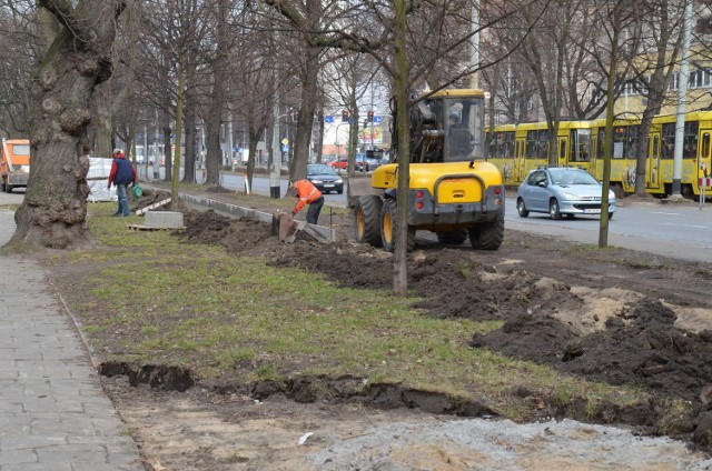 Budowa nowej ścieżki rowerowej przy ul. Powstańców Śląskich (od skrzyżowania z Wielką w kierunku Powstańców Śląskich)