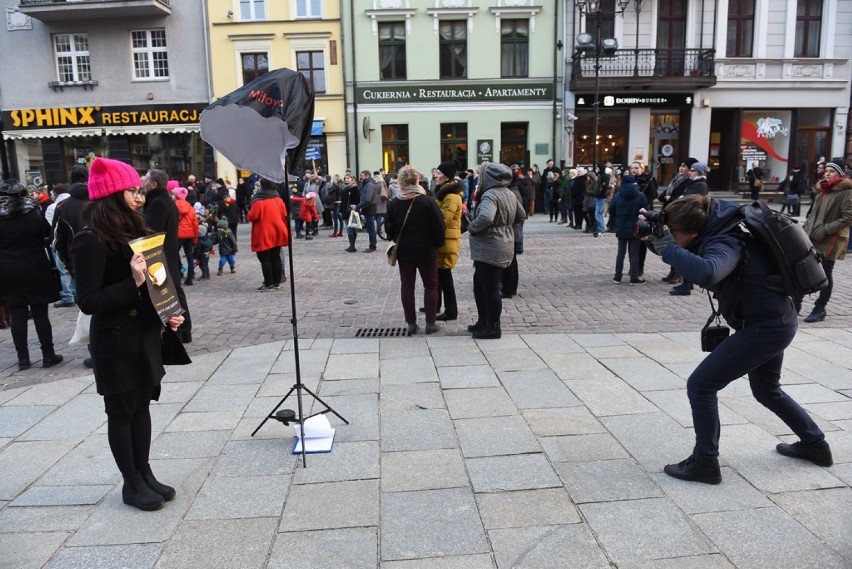 Toruń. Kobiety strajkowały na Rynku Staromiejskim [ZDJĘCIA]