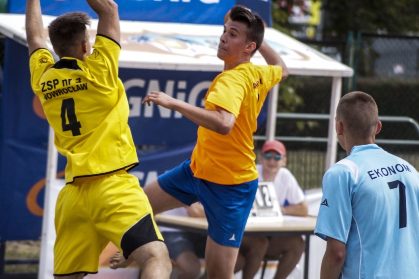 Inowrocław gospodarzem festiwalu sportów plażowych. Dziś turniej młodzieżowy [zdjęcia]