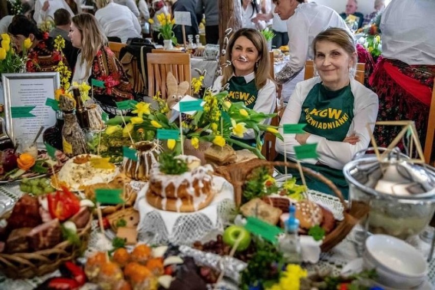 JAK OZDOBIĆ JAK UDEKOROWAĆ  STÓŁ WIELKANOCNY JAK UDEKOROWAĆ...