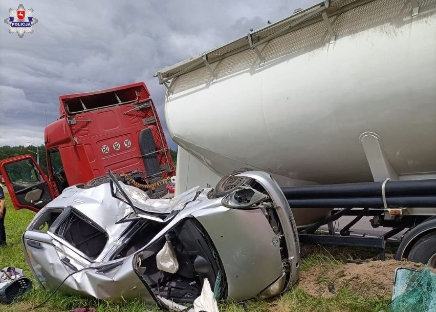 Śmiertelny wypadek na trasie Włodawa - Chełm. Nie żyją dwie osoby