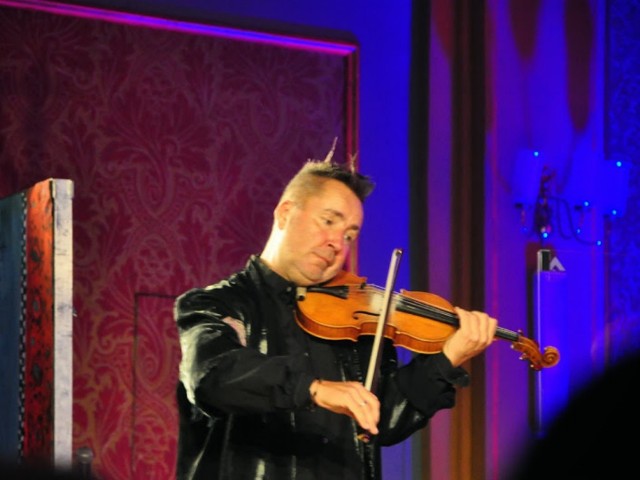 Nigel Kennedy & Kroke wystąpią 23 lipca w Muzeum Etnograficznym w Toruniu