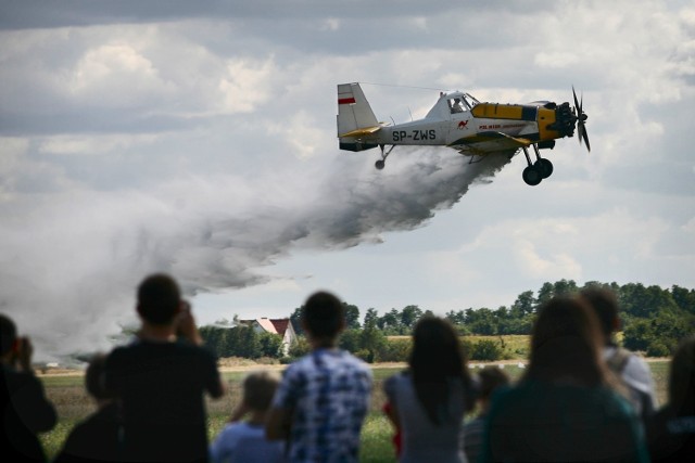 Samoloty dromader używane są do gaszenia lasów. Zdjęcie wykonane podczas pokazów